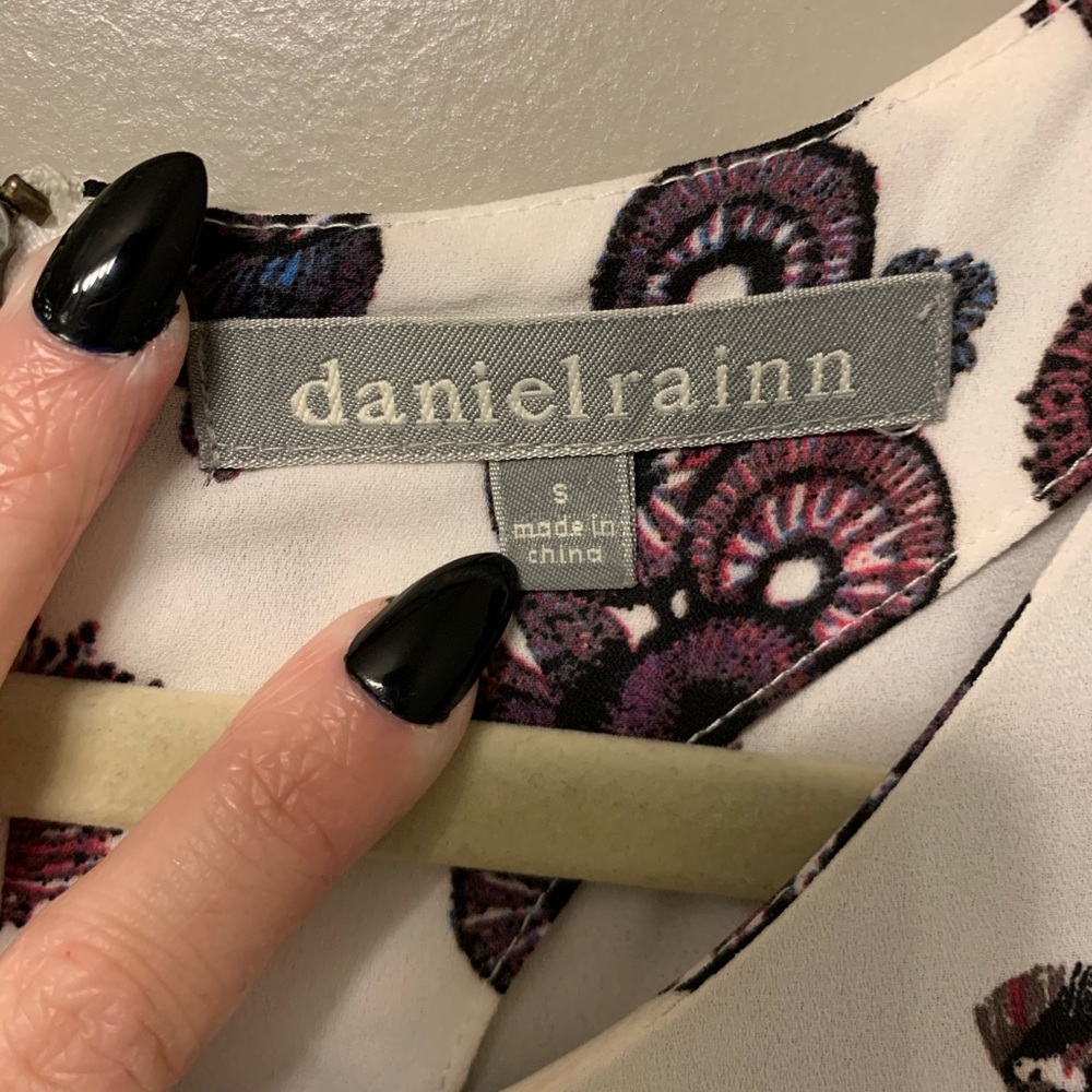 Patterned Top - Picture 3 of 3